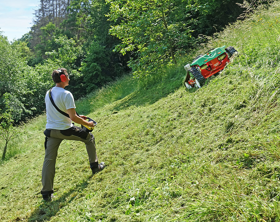 Zdalnie sterowana kompaktowa AGRIA 9500-80